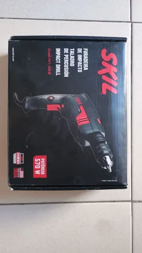 Vende Se Furadeira e Parafusadeira Skil 570W de Potência 127v Furadeira de Impacto