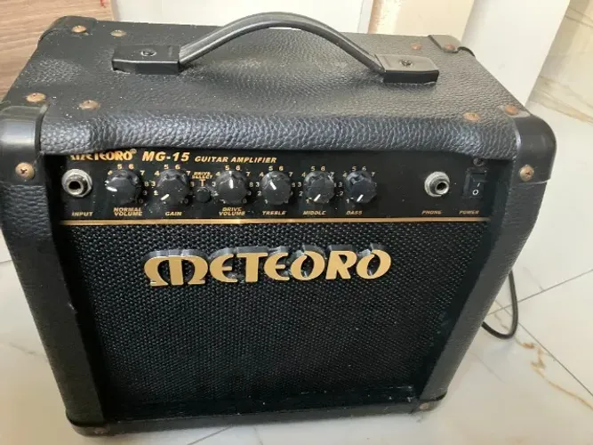 Meteoro MG-15 Guitarra Aplificador