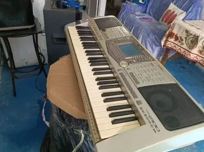 Teclado Yamaha psr 2100