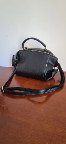 Bolsa feminina preta estruturada transversal (NOVA)