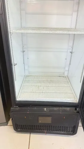 Cervejeira semi nova