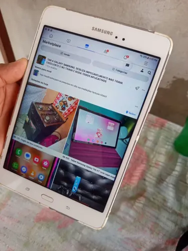 SAMSUNG GALAXY TAB A TELA MUITO GRANDE E RODA COM FACILIDADE E FLUIDEZ TODOS APLICATIVOS