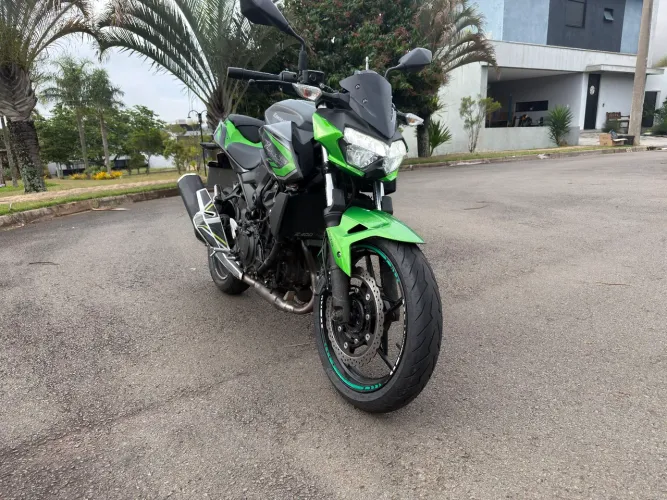 KAWASAKI Z400 -IMPECÁVEL
