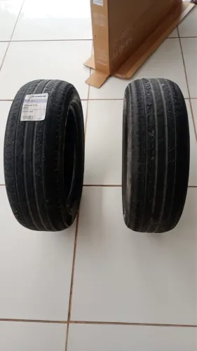 Dois pneus meia vida mais muito conservado pra uso aro 15 
