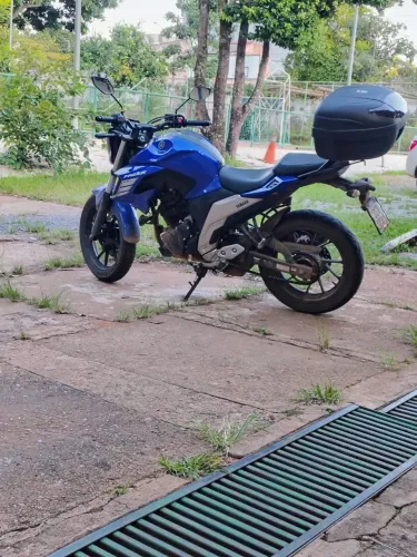 Moto super conservada revisões em Dia .