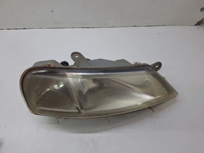 Farol Dianteiro Direito Gm Celta 2000 A 2005 N1100094 Direito/passageiro