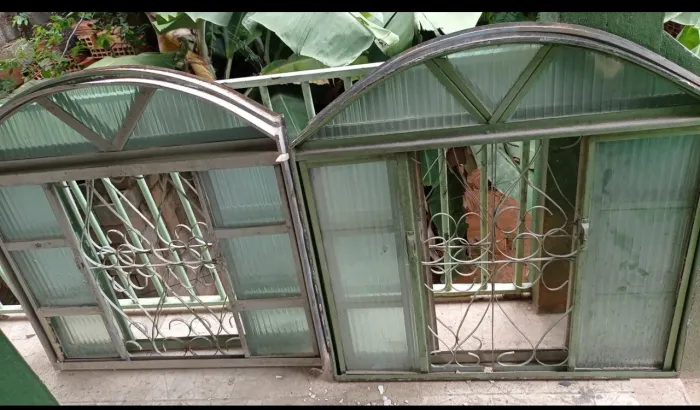Vendo 4 janelas
