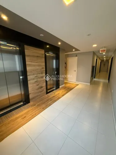 Sala comercial à venda no bairro Kobrasol - São José - SC