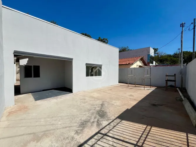 CASA EM CONDOMINIO COM SUITE