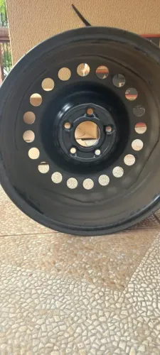 Roda de ferro preta esmaltado 5 furos mais calota- Hyudai Creta, Corola ou Ford aro 16