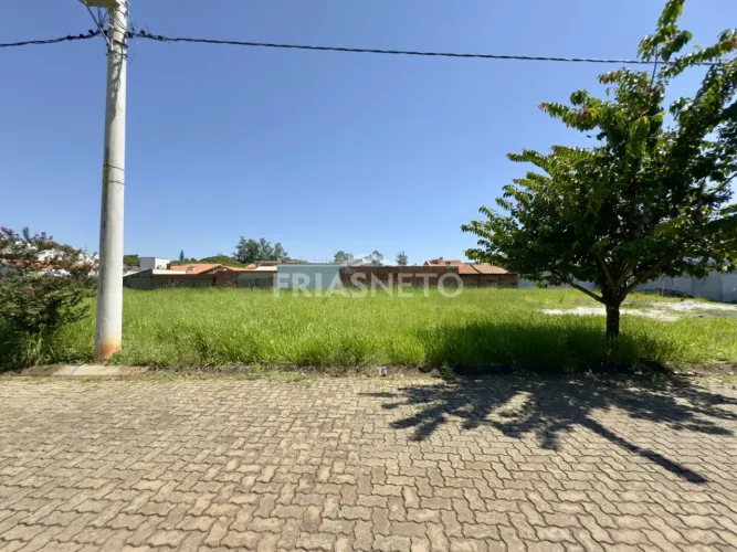 Venda de Terreno em Condomínio no Bairro Agua Branca