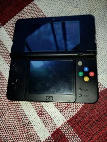32gbs, desbloqueado, com caneta mas não cabe, jogos com sabes, caixa original