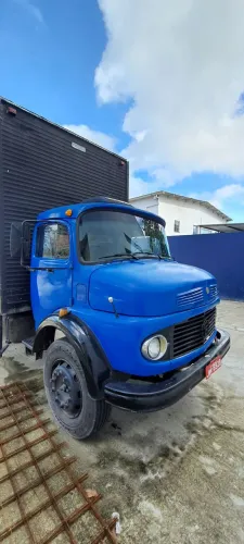 Caminhao bau 1113 toco