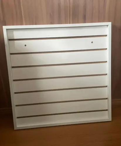 Painel expositor e 40 ganchos
