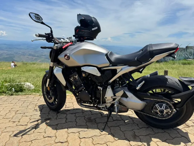 VENDO: CB 1000R 23/23