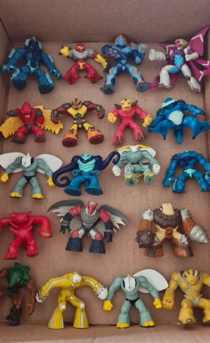 Gormit bonecos miniaturas variados