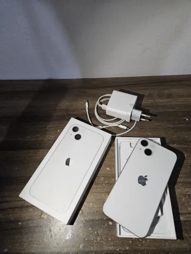 iPhone 13- impecável com caixa