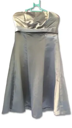 Vestido bege acetinado tomara que caia