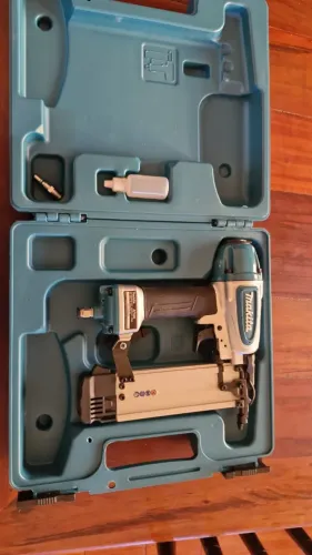 Pinador pneumatico Makita AF506 com estojo e nunca foi usado