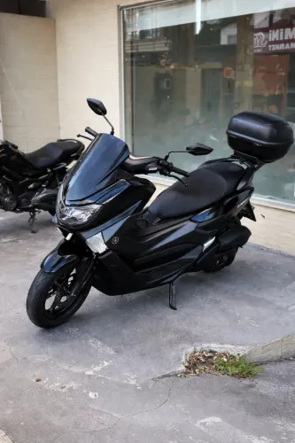 Vendo ou troco por carro Nmax 2020