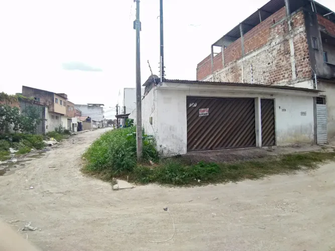 Casa para venda possui 103 metros quadrados com 4 quartos em Divinópolis - Caruaru - Perna