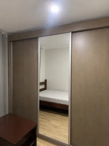 Guarda-roupa casal 3 portas de correr com espelho - ótimo estado