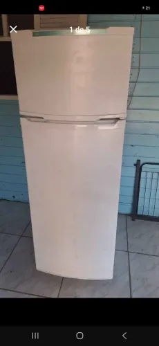 Geladeira precisa arrumar o freezer 