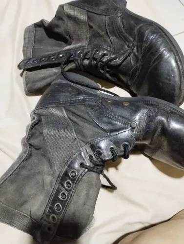 Bota coturno bico de aço