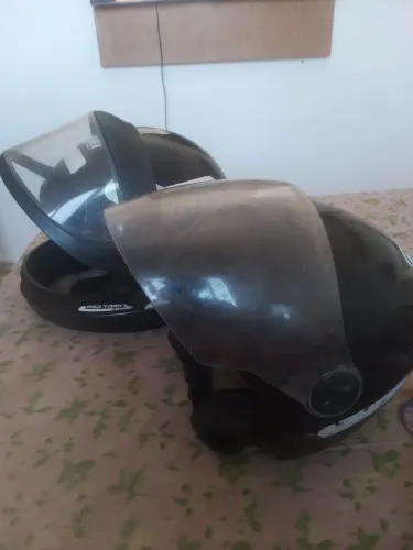 Capacetes pra vender