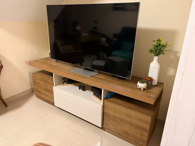 Rack moderno para TV de até 75 polegadas 1,80m