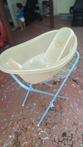 Banheira com suporte para bebê