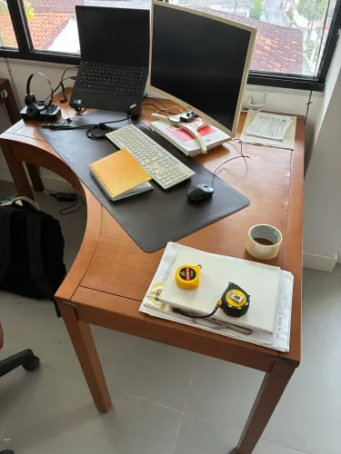 Mesa de Escritorio Tok Stock Madeira em L