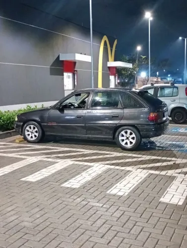 Chevrolet Astra GLS 2.0 MPFI 1995