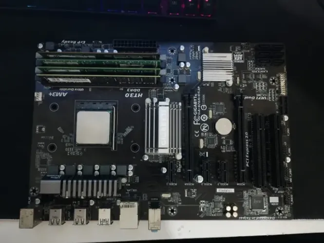 KIT UPGRADE PLACA MÃE GA-970A-DS3P + PHENOM II X6 + 14GB DE RAM