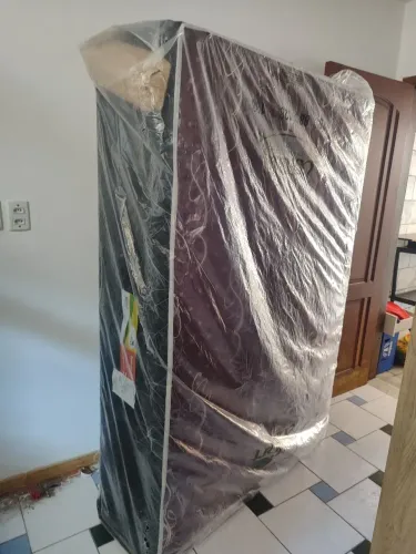 Vendo uma cama box