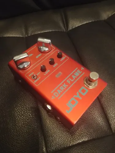 Pedal Dark Flame Joyo na caixa. Perfeito
