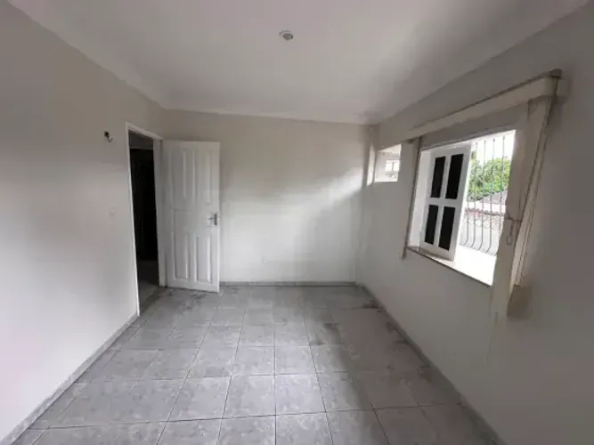 Conjunto Kissia apto em condominio. , 2 quartos sendo 1 suíte, piscina, 1 vag