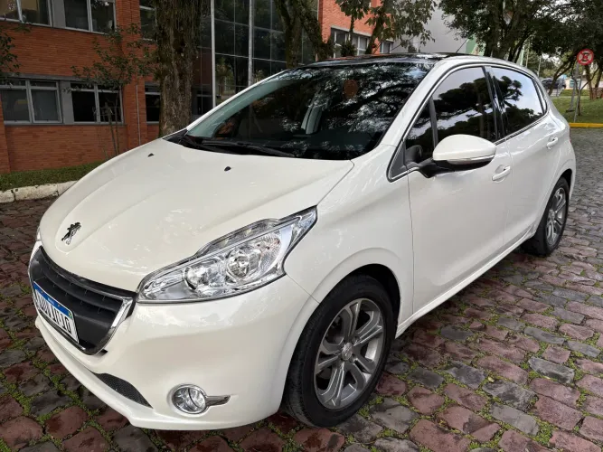 Peugeot 208 Griffe 1.6 Flex 16V 5P Aut. 2014