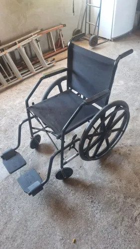 Cadeira de Rodas Retrátil