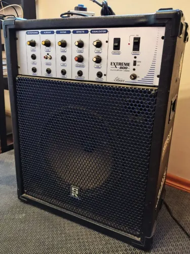 Amplificador Multiuso Staner Extreme 800 com pedal