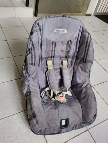 Cadeirinha infantil para carro 