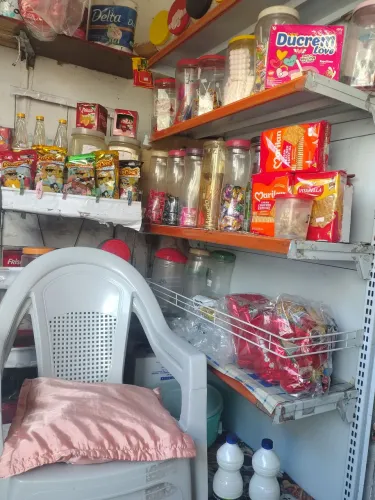 Estou vendendo uma prateleira de ferro 