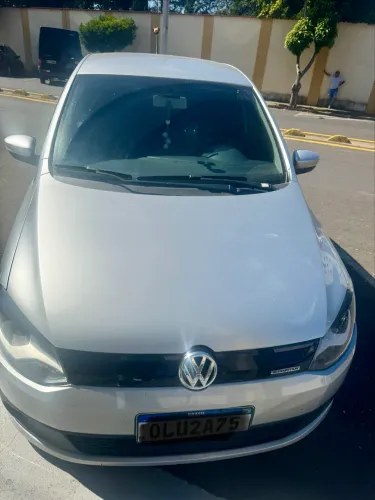Volkswagen Fox Bluemotion 1.6 MI Total Flex 5P. 2013