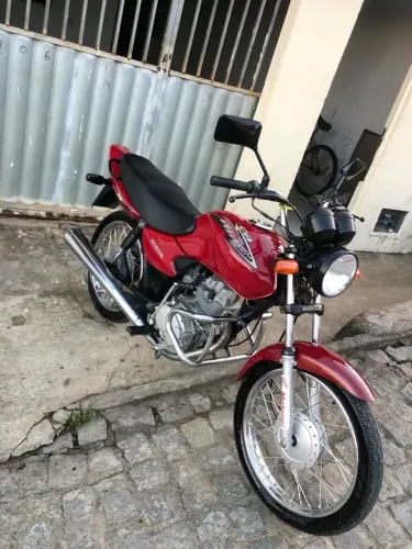Vendo titan 125*