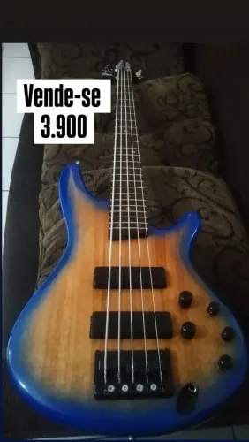 Contrabaixo Ibanez 5 cordas