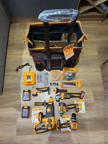 Kit 5x1 Ingco com maleta de rodinha e alça. Martele, Parafusadeira, Esmerilhadeira