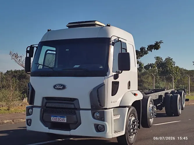 caminhao impecável