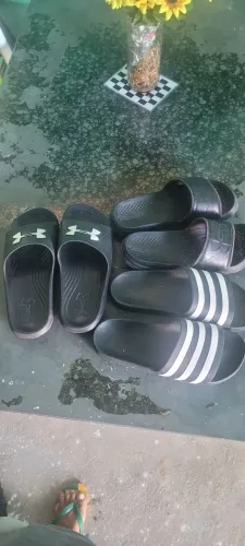 2 Chinelo under armour original...... 1 Chinelo adidas original....