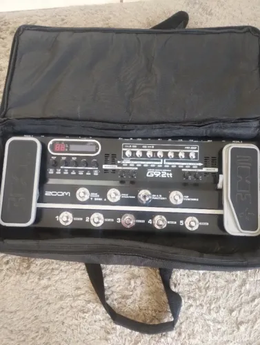 Pedaleira ZOOM G9.2tt