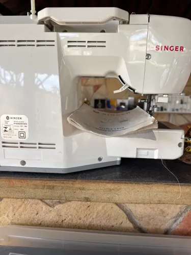 Máquina de Costura Singer Stylist 7258 Eletrônica - 100 Pontos - Excelente Estado